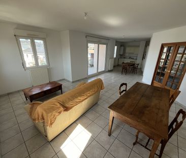 BOURGES - Quartier Marronniers -T4 avec terrasse, balcon, garage, p... - Photo 6