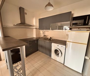 NIMES - APPARTEMENT P2 DE 45 M2 AVEC LOGGIA, BALCON + PARKING EN SS... - Photo 4