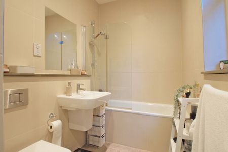 Durnsford Road, London, SW19 - Photo 5