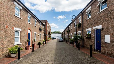 4 bedroom ground floor flat to rent - Photo 2