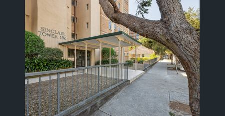 Boutique one bedroom home with parking & balcony - Photo 5