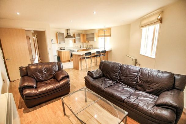 3 bedroom flat to rent - Photo 1