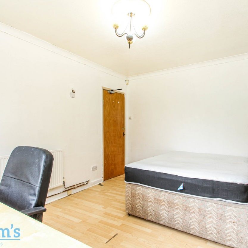 3 bed Semi-Detached House for Rent - Photo 1