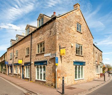 Spacious two bedroom apartment in the heart of Stow-on-the-Wold. - Photo 3