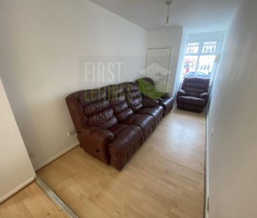 5 bedroom semi-detached house to rent - Photo 1