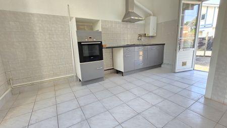 Location Appartement 2 pièces 43m² BOUCAU 64340 - Photo 2