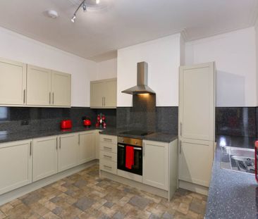 Colmore Road (Room 3), Upper Wortley, Leeds - Photo 1