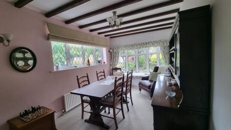 4 bedroom detached house to rent - Photo 4