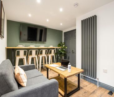 1 bedroom in a house share to rent - Photo 1