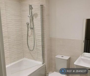 3 bedroom end of terrace house to rent - Photo 6