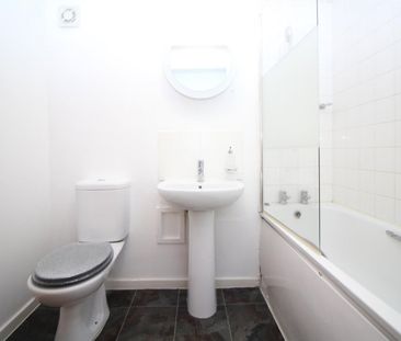 1 Bedroom Flat - Purpose Built To Let - Photo 6