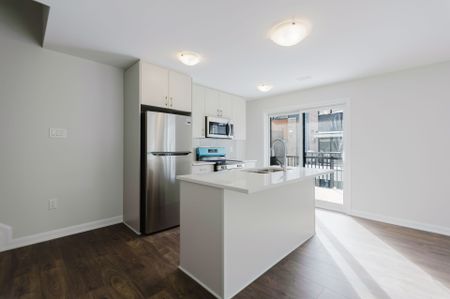 For Lease - 911 Creekway Private, Kanata, Ontario - Photo 2