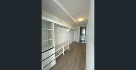 Mantra Residences @ Southport Central - 2 Bedroom Apartment - Photo 2