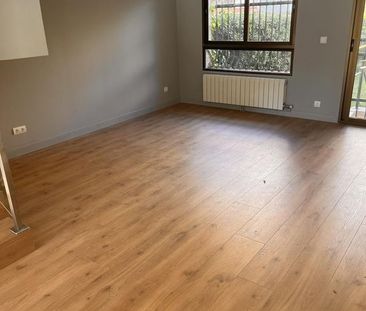 Luxury Semidetached House for rent in Madrid, Spain - Photo 2