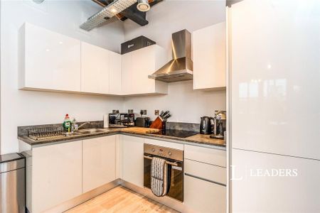 2 bedroom flat to rent - Photo 5