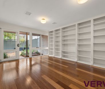 ELEGANT ‘ELMS’ 4-BEDROOM TOWNHOUSE - Photo 1