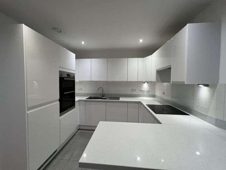 Addlestone, KT15 - Photo 4