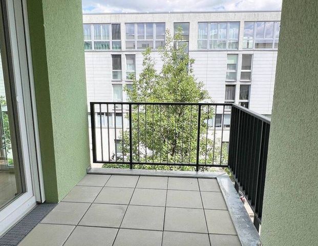 *Wohnen im Grünen: Moderne 3-Zimmer-Oase zwischen Wald & Wasser* - Photo 1