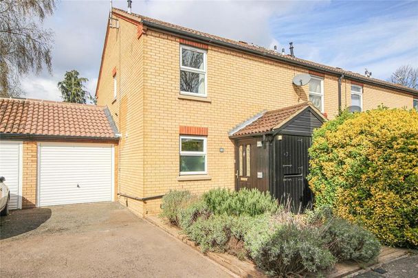 2 bedroom end of terrace house to rent - Photo 1