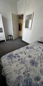 1 Bed Terraced House, Walton St, BS5 - Photo 4