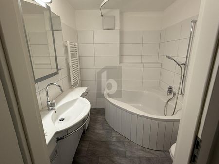 LIGHT, MODERN WITH BALCONY AND TOP KITCHEN - Foto 5