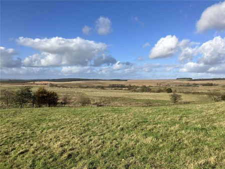 Four bedroom detached cottage in a rural location with views over the surrounding countryside. - Photo 4