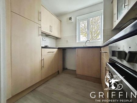 Chestnut Road, Vange, Basildon, SS16 - Photo 5