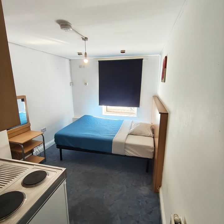 Studio Flat, Dumfries St, LU1 - Photo 1