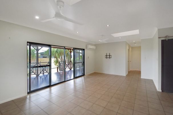 Spacious Family Home with Pool in Yorkeys Knob - Photo 1