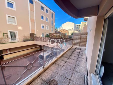 Location Appartement 2 pièces 39m² HYERES 83400 - Photo 5
