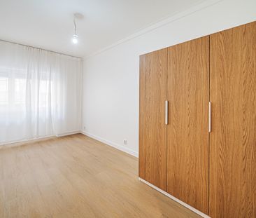 APARTAMENTO T4 COM GARAGEM, TOTALMENTE REMODELADO EM CAMPO DE OURIQUE - Foto 1