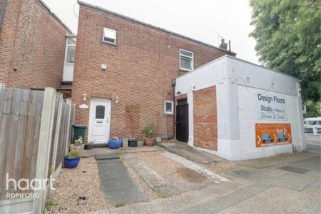 2 bedroom maisonette to rent - Photo 5