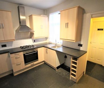 2 bedroom end of terrace house to rent - Photo 1