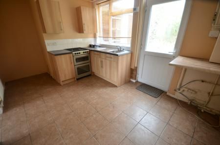2 bedroom Terraced House To Let - Photo 5