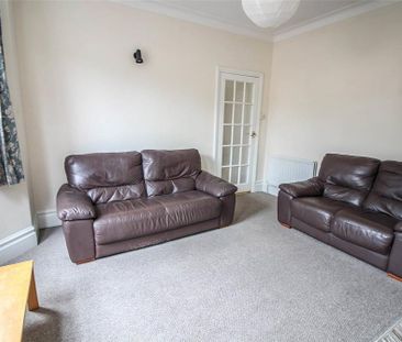 4 bedroom detached house to rent - Photo 2