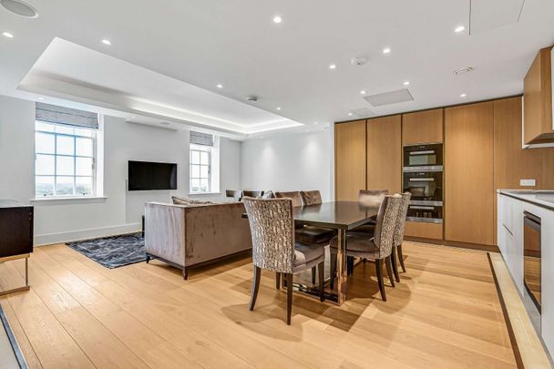 Two bedroom apartment in the iconic Star & Garter development on Richmond Hill - Photo 1