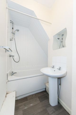 Welton Grove, Hyde Park, Leeds - Photo 4