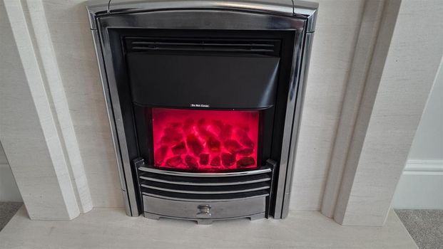 4 bedroom detached house to rent - Photo 1