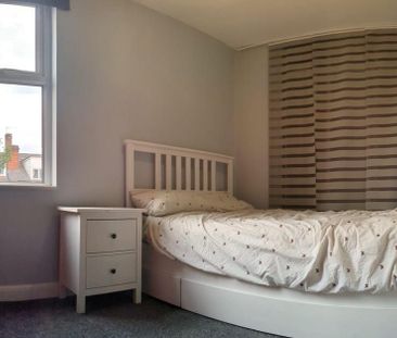 4 bedroom terraced house to rent - Photo 4