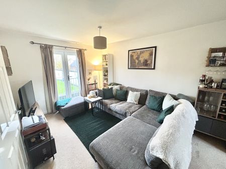 Conduct Gardens, Eastleigh - Photo 2