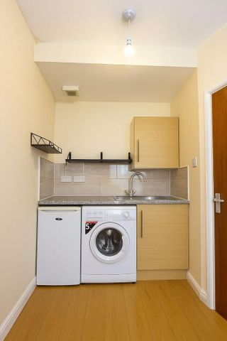 Studio to rent - Photo 4