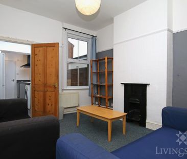 3 bedroom terraced house to rent - Photo 2
