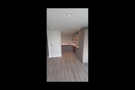 1 Bed Flat, St Martin's Place, B15 - Photo 3