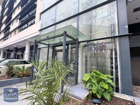 Location Appartement 2 pièces 34m² MARSEILLE 5ème - Photo 5