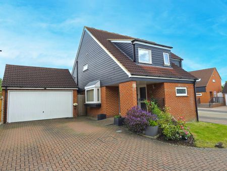 4 bedroom detached house to rent - Photo 2