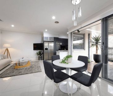 Modern Townhouse, Superbly Presented - Photo 4
