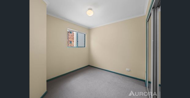Three Bedroom Townhouse Prime City Fringe Location - Photo 1