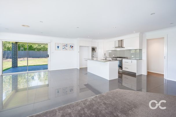 21 Mariposa St, Orange NSW 2800 - House For Rent | Domain - Photo 1