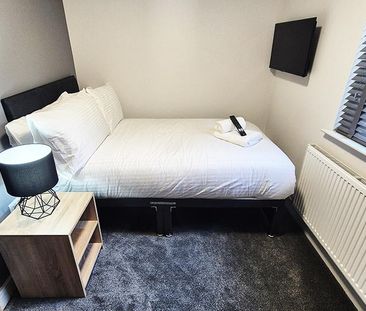 4 bedroom terraced house to rent - Photo 4