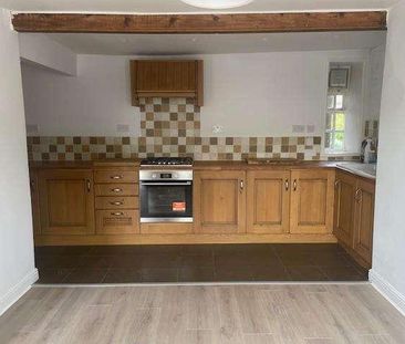 Hedge Nook, BD12 - Photo 1